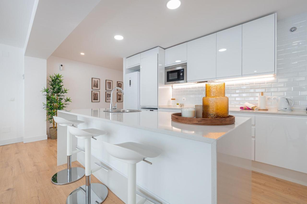 C26 Gorgeous 4 Bdrm Apartament In Plaza Uncibay Малага Екстер'єр фото